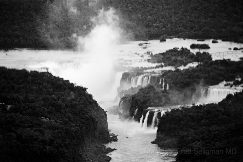 20071204_164835  D200 c3800x2500 v2.jpg - Igauzu Falls